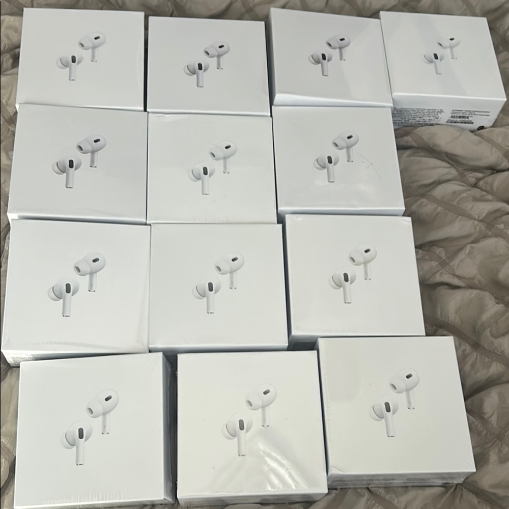 Apple White Earbud Headphones